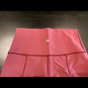 Wonder Under Crop ll 23”